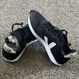 Veja women’s  Black and White Sneakers size 10